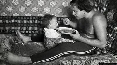 Знаменитый фото-фейк: «девушки из СССР» | 15min.lt