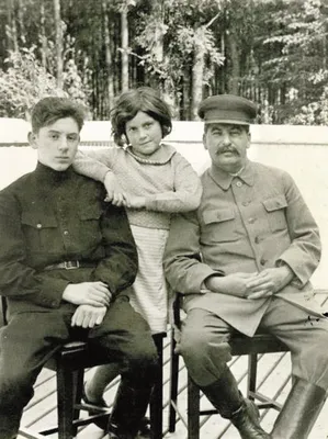 Почему Сталин и Троцкий так любили писателей - Российская газета