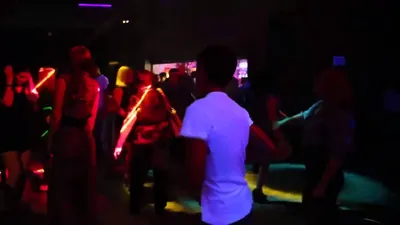 Танцы в ночном клубе стоковое фото ©nejron 6228672