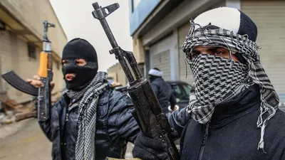 Силуэт 3 террористов стоковое изображение. изображение насчитывающей закат  - 64005451
