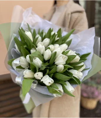 Стильный букет из белых тюльпанов - Доставкой цветов в Москве! 9910  товаров! Цены от 487 руб. Цветы Тут