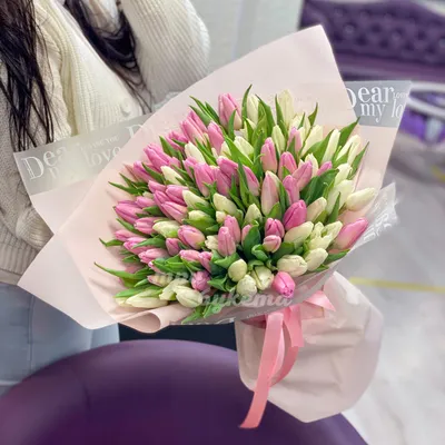 101 тюльпан в коробке - купить с доставкой по Киеву - лучшие цены на VIP  букеты цветов в интернет магазине доставки цветов STUDIO Flores