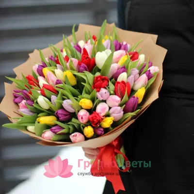 Букет из тюльпанов и оксипеталума в вазе - заказать доставку цветов в  Москве от Leto Flowers