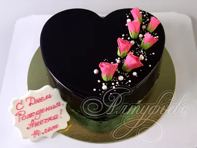 Торт в виде сердца 0410818 стоимостью 4 650 рублей - торты на заказ  ПРЕМИУМ-класса от КП «Алтуфьево»