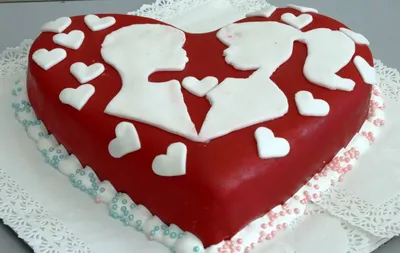 Заказать Свадебный торт в виде сердца STVS005256 - по цене от 2 760 руб. за  1 кг. с декором с доставкой по Москве