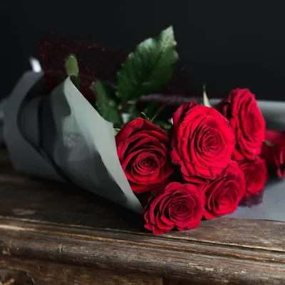 Elegant Red Roses Bouquet