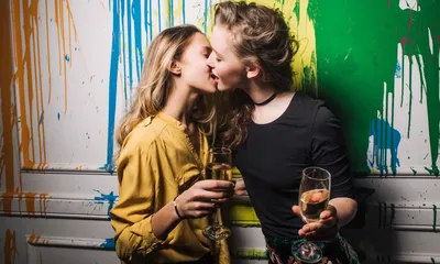 Картинки целующихся подростков фотографии