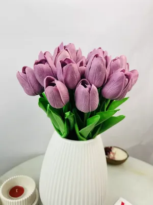 Коробка цветов тюльпаны и фрезия «Сочный микс» - Красивые цветы в Тамбове