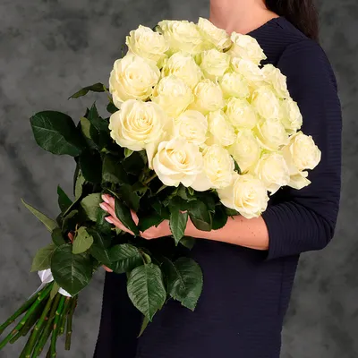 Купить белые розы в Москве недорого! Купить цветы.