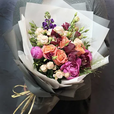 Очепятка: букет цветов со свободным составом по цене 9208 ₽ - купить в  RoseMarkt с доставкой по Санкт-Петербургу