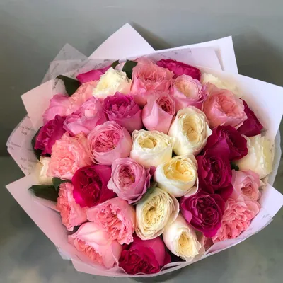 Яркий букет роз © Цветы60.рф