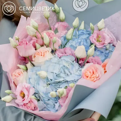 Купить трехцветный букет из 101 розы с доставкой в Днепре от Royal-Flowers