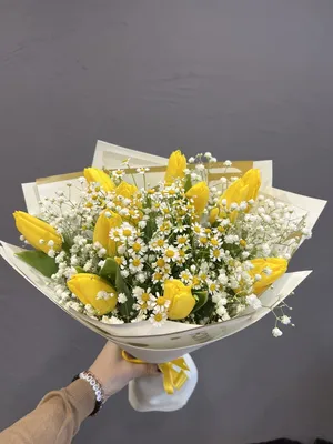 Брали желтые тюльпаны, а сейчас даже смотреть не хотят. Какие цветы дарят  любимым женщинам на 8 Марта
