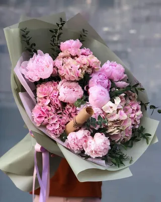Цветы в коробке, артикул F1211960 - 1990 рублей, доставка по городу.  Flawery - доставка цветов в Казани