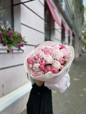 Букет 7 кустовых роз \"Джульетта\" - купить с доставкой по Киеву - лучшие  цены на Букет с розами в интернет магазине доставки цветов STUDIO Flores