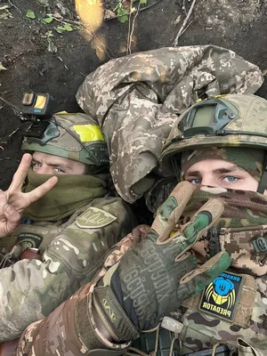 Солдат отчаялся в окопе»: российский солдат записал прощальное видео под  обстрелами, но его спасли сослуживцы | Утренний Юг | Дзен