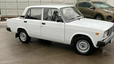 На Авто.ру продают 30-летний седан ВАЗ-2107 с минимальным пробегом