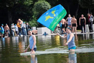 Власти Петербурга пригрозили отключить фонтаны на день ВДВ — РБК