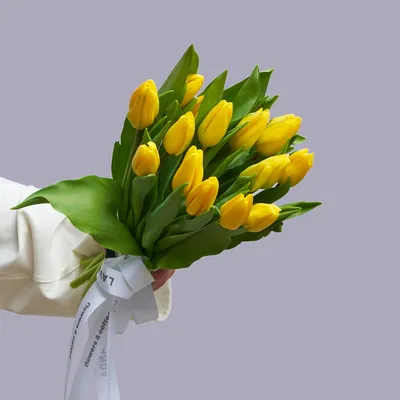 Желтые тюльпаны в букете - 101 шт за 21 190 руб. | Бесплатная доставка  цветов по Москве