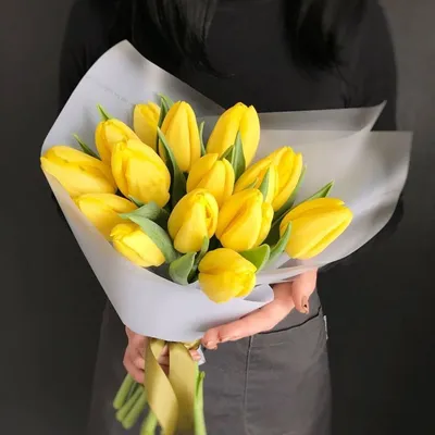 Желтые тюльпаны с Ирисами