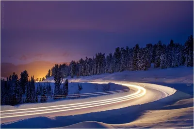 Зимняя дорога к горе. Солнечный морозный январь . стоковое фото  ©myronstandret 92492742