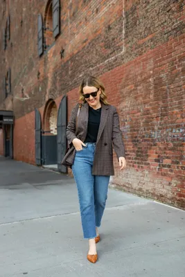 The 6 Rules for Wearing Jeans as Part of a Business Casual Look - Family  Britches