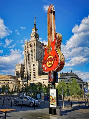 Рок-акция «Я обретаю жизни смысл». 🎸🎶 Хард-рок Хард-рок зародился в  1960-е годы, обрел привычные формы в конце 1960-х — начале 1970-х годов, а  его расцвет пришёлся на начало 1970-х. Хард-рок (англ. «hard