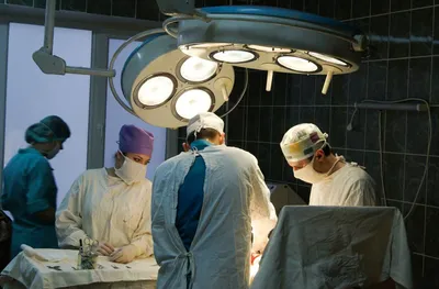 Инновации в хирургии: роботы-хирурги и виртуальная реальность на  операционном столе - ygallery.by