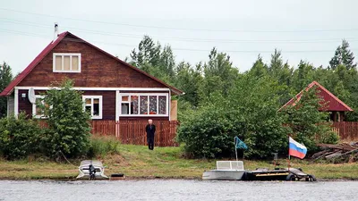 Какой высоты должен быть забор между соседями в частном доме, на даче и в  СНТ - Заборкин