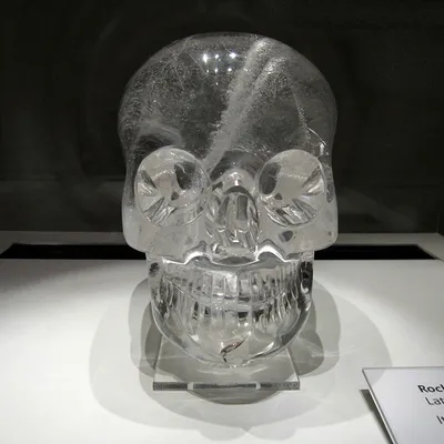 Хрустальные черепа: идеальный подарок для любителей необычных вещей