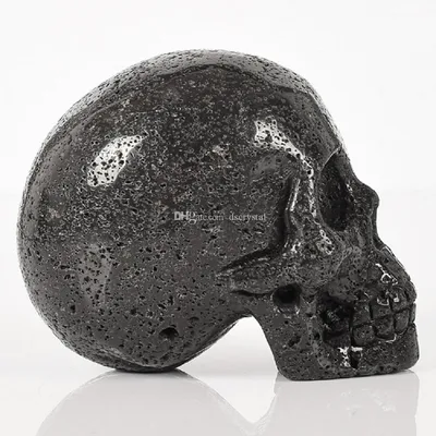 Фото хрустального черепа с эффектом пыльца на стекле