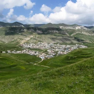 селахунзахскогорайона Село Уздалросо находится на высоте 1170 м. над  уровнем моря, на юго-восточном склоне Хунзахского плато. С юга… | Instagram