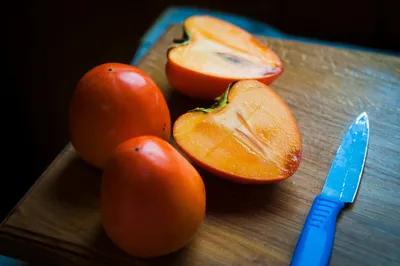 Жареная хурма на завтрак. Друзья, это очень вкусно! Рассказываю, как  приготовить и как съесть | Дом с Котом | Дзен