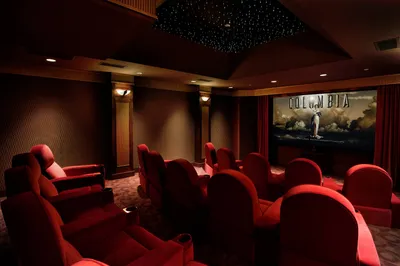 10 идей обустройства домашнего кинотеатра в подвальных помещениях