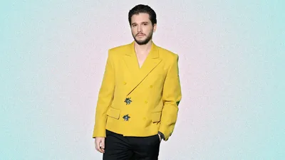 Выбор часов Кита Харингтона более удивителен, чем его желтый пиджак | Британский журнал GQ