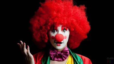 Клоун с красным носом: качественная фотография