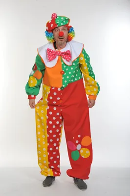 Клоун в костюме на фото: доступно для скачивания в PNG