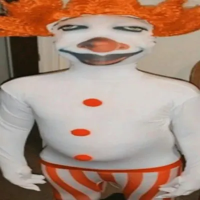 Клоун в костюме для детей