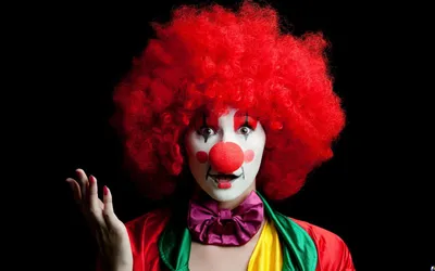 Клоуны в цирковых костюмах: яркие и оригинальные фотографии