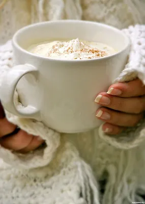 Мокап чашки кофе в руке | Mockup Download