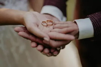 Свадебные кольца с кардиограммой сердцебиения на заказ из белого и желтого  золота, серебра, платины или своего металла