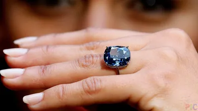 Кольцо с бриллиантом на руке: оригинальные изображения
