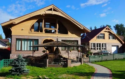 Комбинированные дома: особенности строительства из камня и дерева | ivd.ru