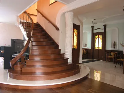 Маршевая лестница с забежными ступенями - Жилой дом ул. Революции