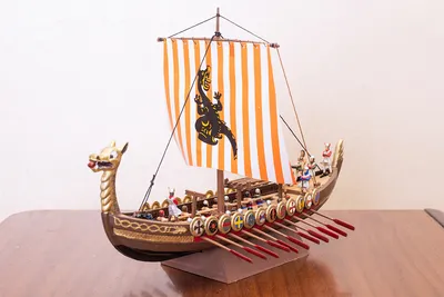Корабль Викингов во фьорде стоковое изображение. изображение насчитывающей  атласа - 186413121