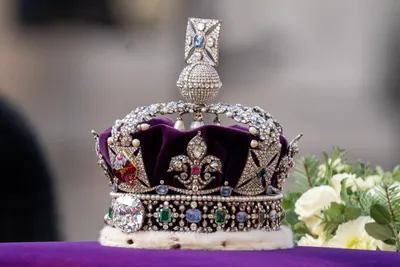Кольца в виде короны - как носить золотые и серербрянные кольца-короны и на  каком пальце?