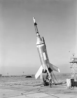 Космическая ракета игрушки стоковое изображение. изображение насчитывающей  отражение - 168536953