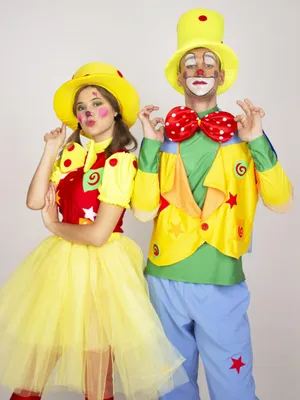 Изображение костюма клоуна в формате PNG: прозрачный фон для легкого монтажа