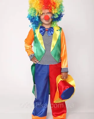 Изображение клоуна с желтыми ботинками