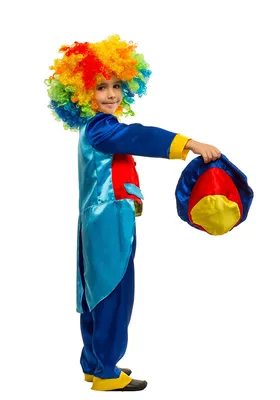 Клоунский наряд на изображении со свистком